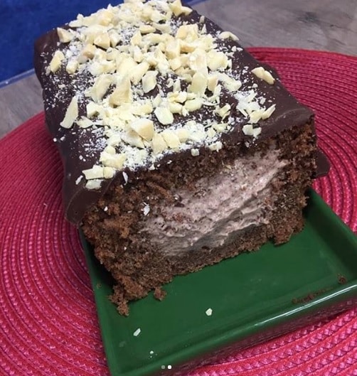 bolo de chocolate com recheio de sorvete