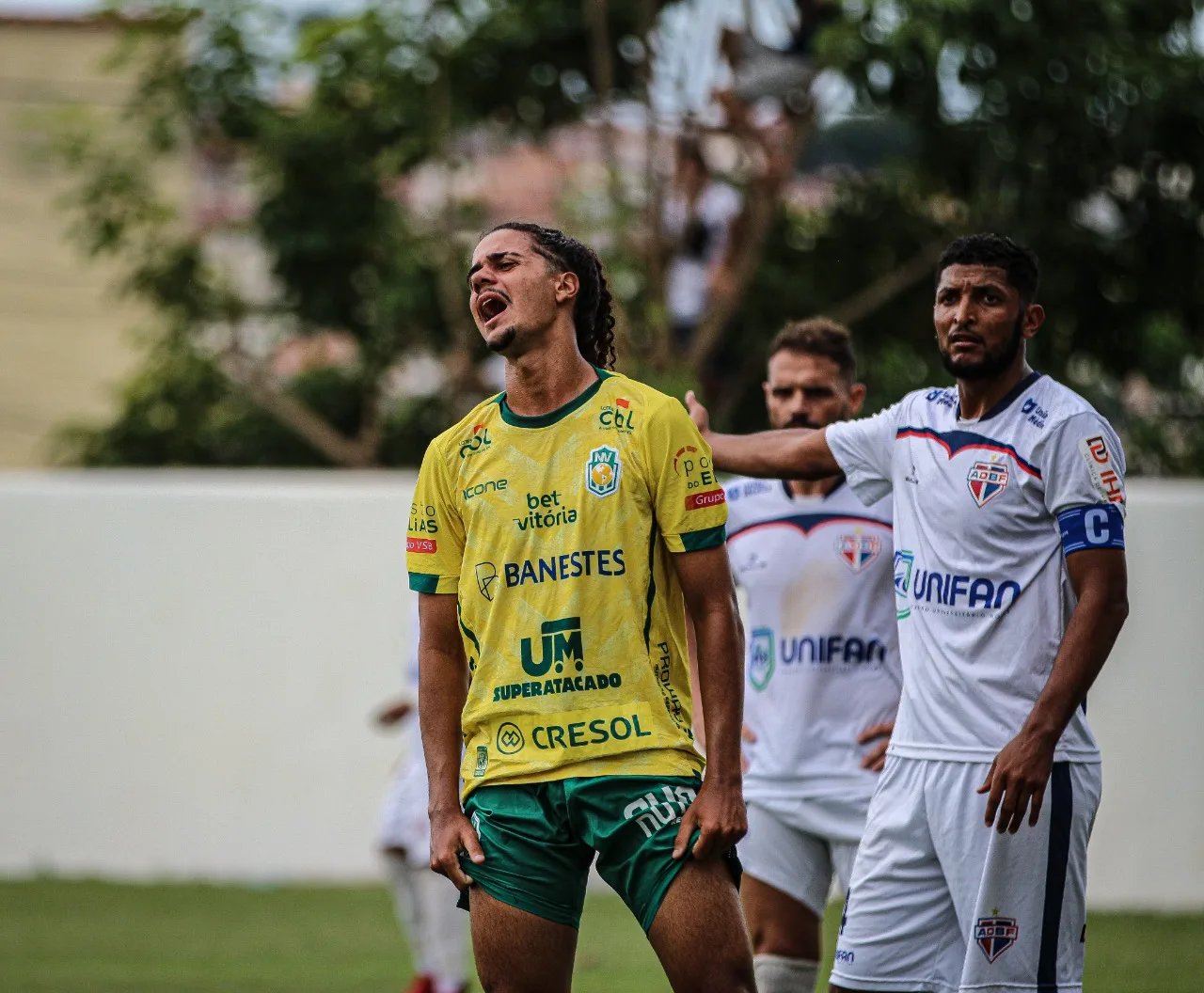 Com time misto, Nova Venécia perde pênalti e empata com o Bahia de Feira na estreia da Série D