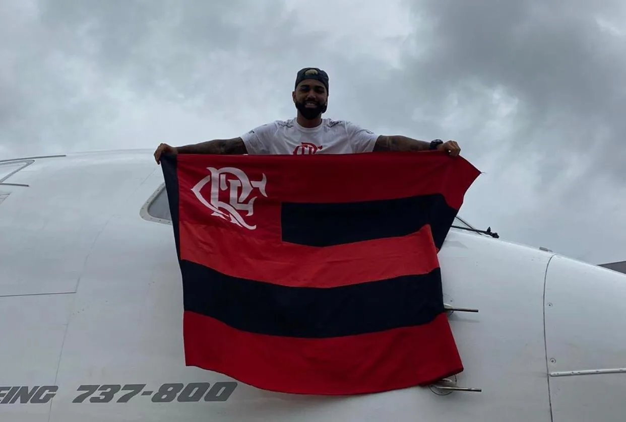 Mesmo admitindo ficar balançado com a torcida, Gabriel deixa futuro no Flamengo em aberto