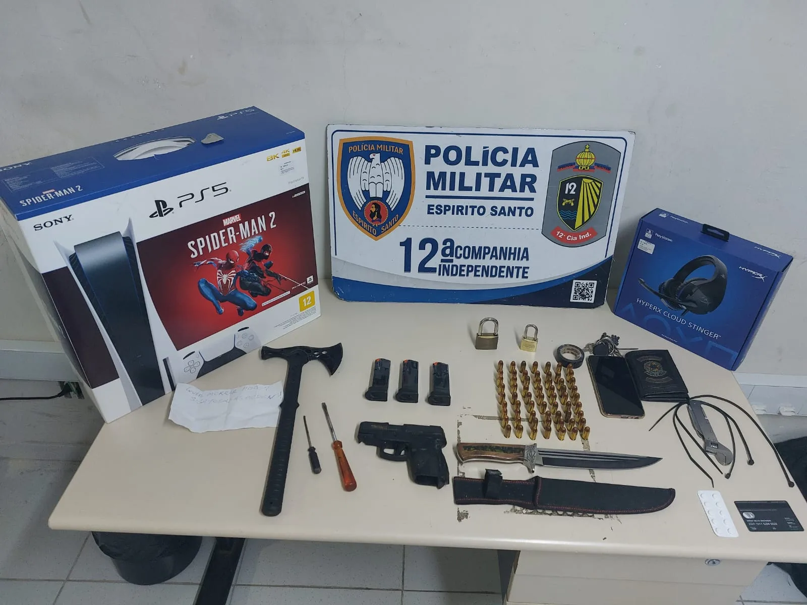 Suspeito é preso com pistola e machadinha ao tentar assaltar loja em shopping na Norte-Sul