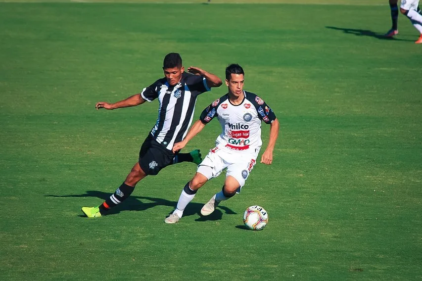 Com gol contra, Figueirense perde do Operário-PR e segue na degola da Série B