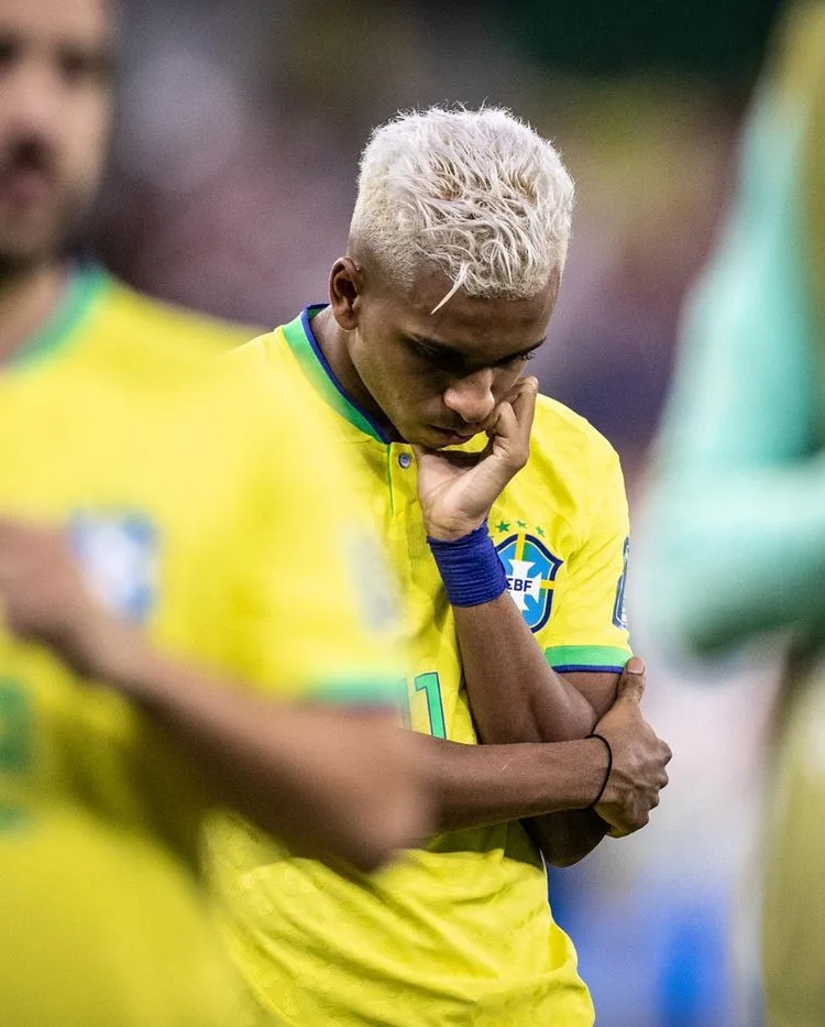 Após perder primeiro pênalti do Brasil, Rodrygo Goes lamenta: "Do céu ao inferno em questão de minutos"