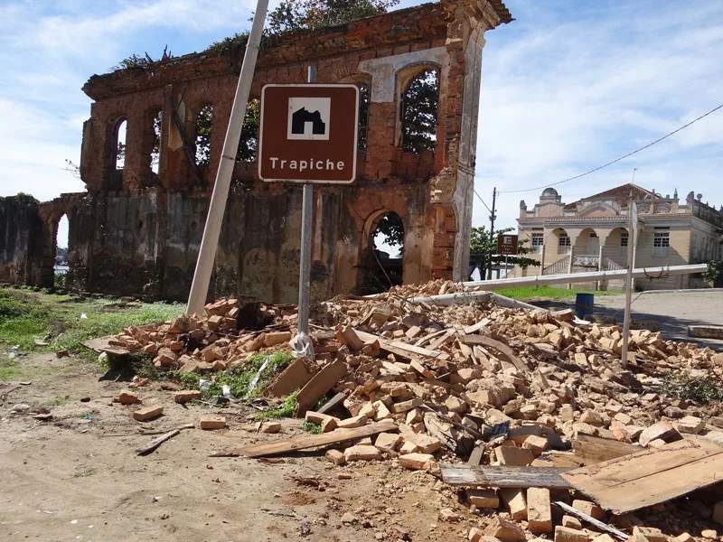 Moradores de Marataízes pedem socorro para o que sobrou de seu principal monumento