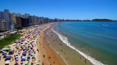 Guarapari espera mais turistas durante a "Semana do Saco Cheio" deste ano