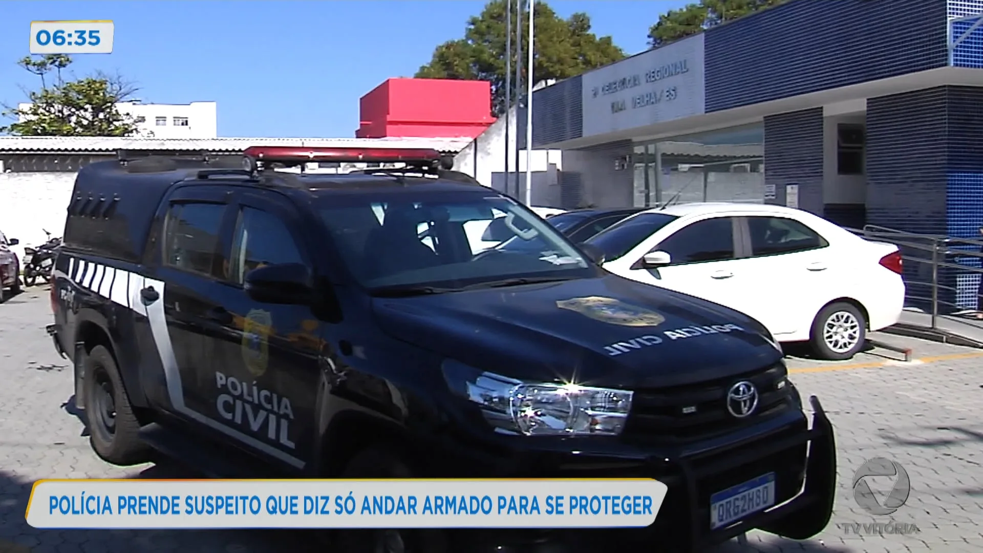 Polícia prende suspeito que diz só andar armado para se proteger