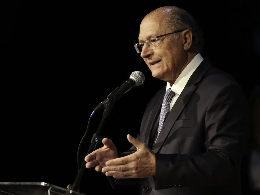 O vice-presidente eleito e coordenador da Transição, Geraldo Alckmin, apresentou em coletiva nomes que comporão os grupos técnicos da transição