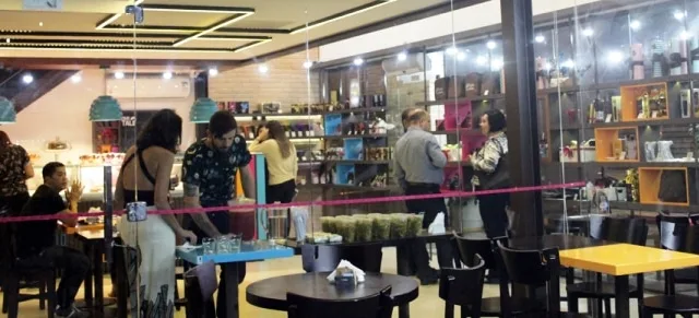 Espírito Cacau contrata caixa/vendedor e barista