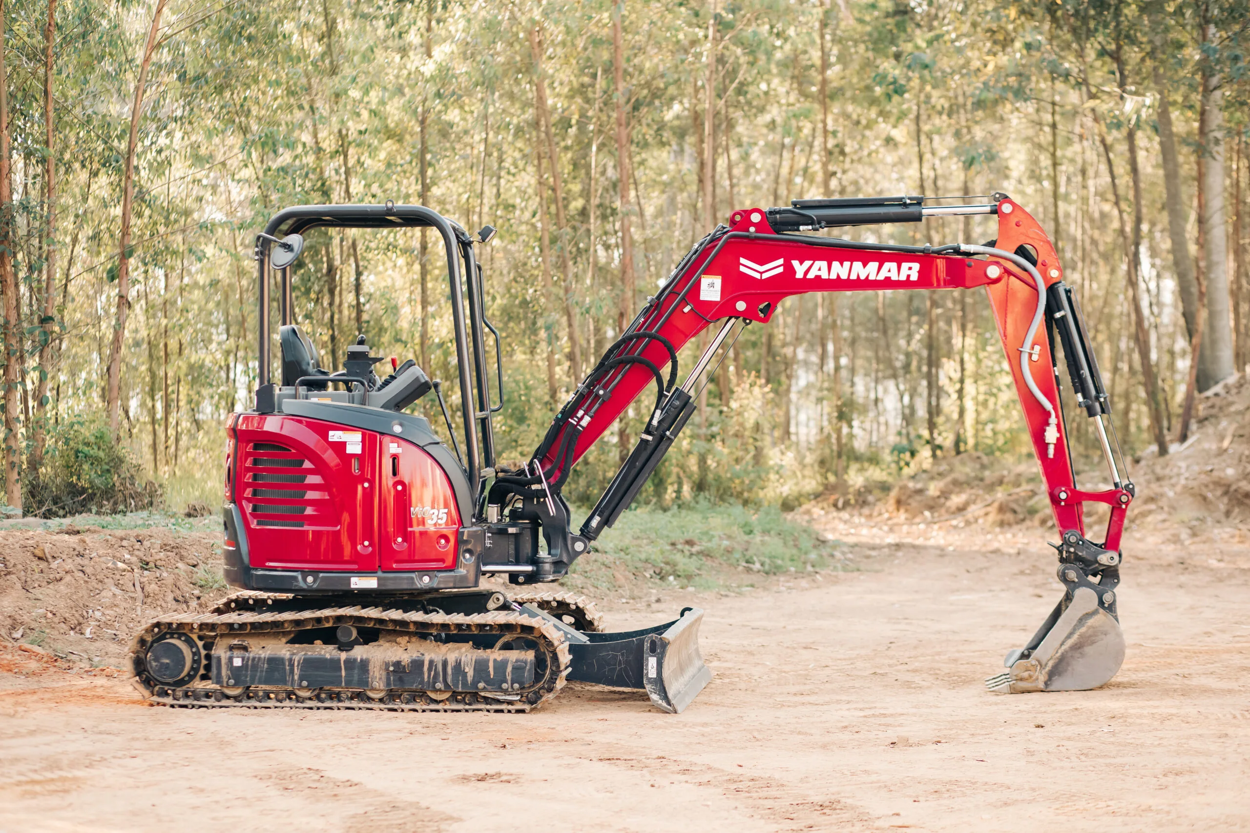 Miniescavadeira Yanmar. Foto divulgação.