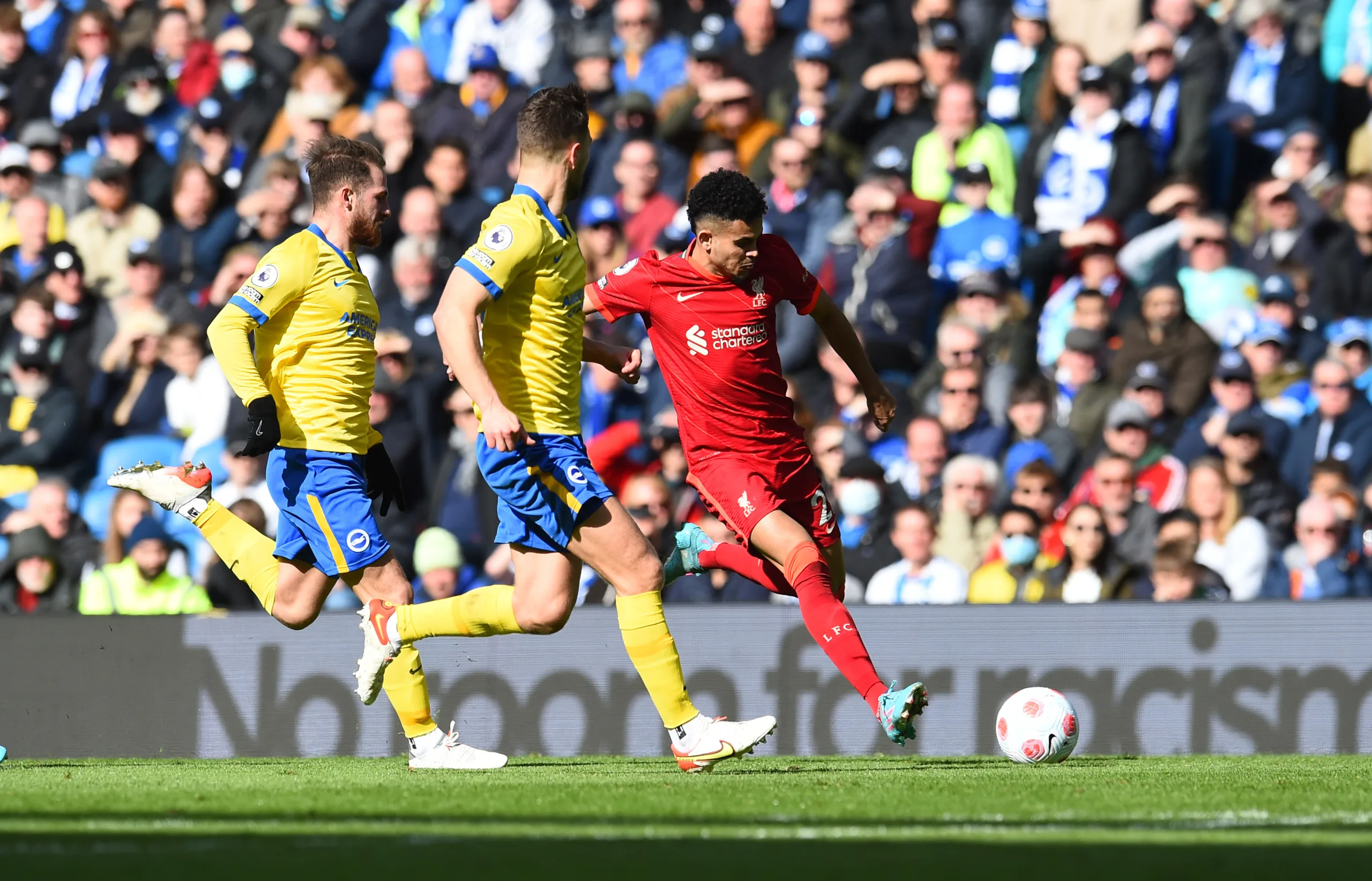 Salah faz gol 2000 do Liverpool na Premier League e sela vitória contra Brighton