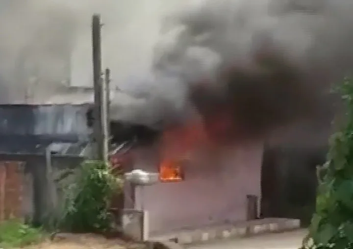 Família perde tudo após incêndio em casa no município de Guarapari