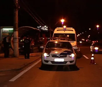 Motorista é assassinado a tiros em ponto de ônibus na BR-101, na Serra