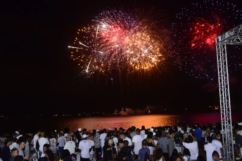 Réveillon 2019 na Praia de Camburi