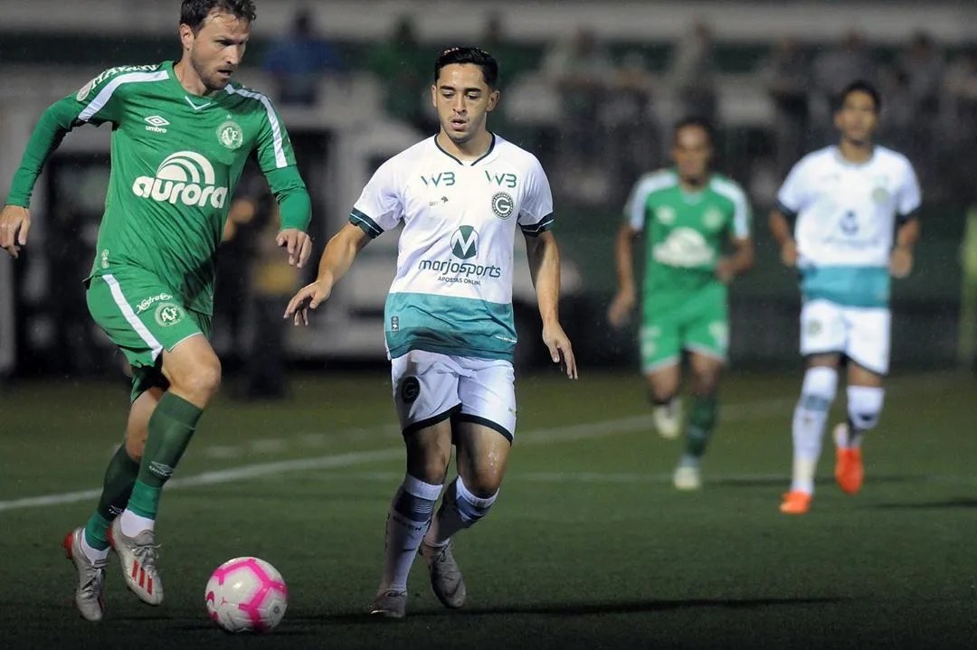 Chapecoense empata com Goiás e completa 12 jogos sem vitória