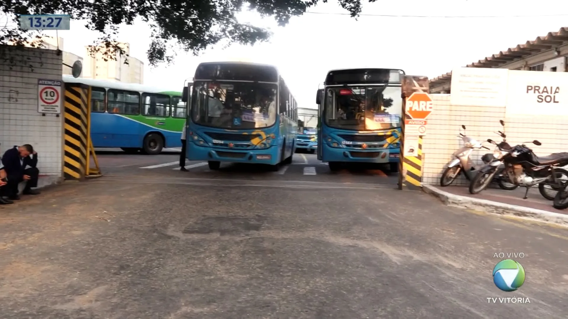 Semana começa com manifestação dos Rodoviários