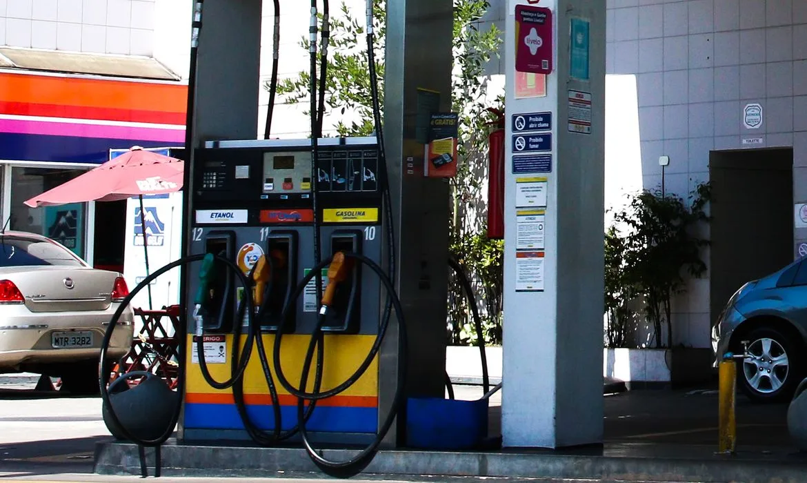 São Paulo – Posto de gasolina em Pinheiros.