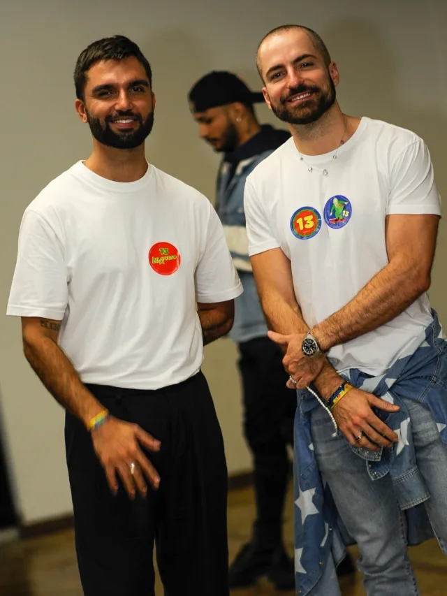 AGN_2471815 - São Paulo, BRASIL  -  *EXCLUSIVO*  - Tales Bretas e Silva pousaram pela primeira vez juntos e faz o L no  evento Brasil Esperança no Anhembi em SP.

Pictured: Tales Bretas e Silva

AgNews 26 SETEMBRO 2022 

BYLINE MUST READ: Eduardo Martins / AgNews

Xico Silva
telefone: (21) 98240-2501
email: agnews.fotografia@gmail.com