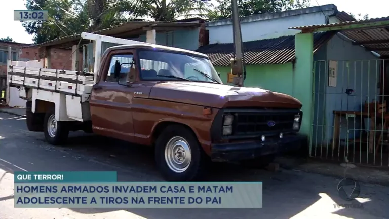 Adolescente é assassinado dentro de casa e na frente do pai