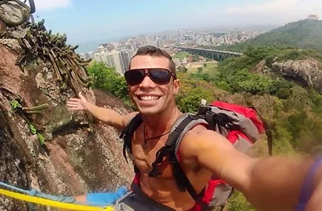 Personal trainer cai durante escalada no Morro do Moreno