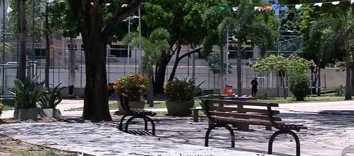 Dono de brinquedos de praça em Jardim Camburi é agredido após filmar local