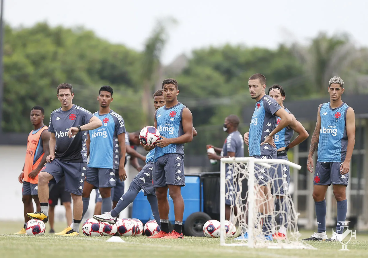 Ainda sem técnico e com o sub-20, Vasco estreia no Cariocão diante da Portuguesa