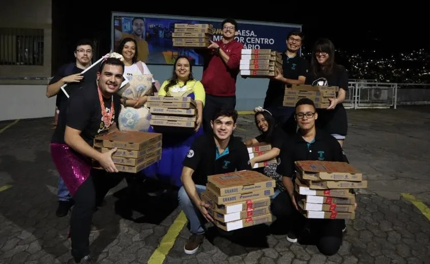 Estudantes passam 28 horas cumprindo desafio em maratona de programação