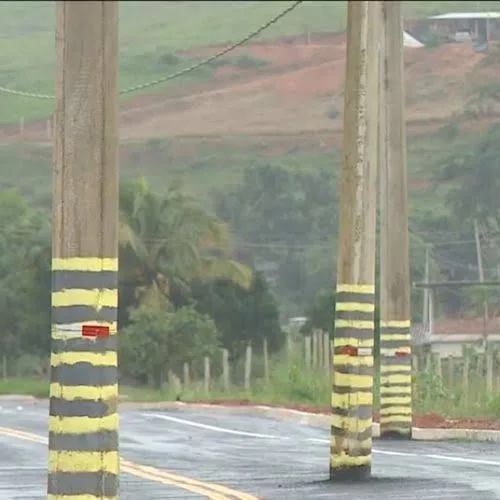 Postes na estrada: Crea-ES notifica responsáveis pela reforma em  Presidente Kennedy