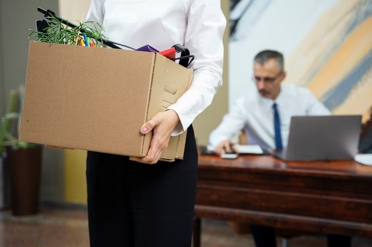 O EMPREGADO QUE TEM ESTABILIDADE PODE PEDIR DEMISSÃO?