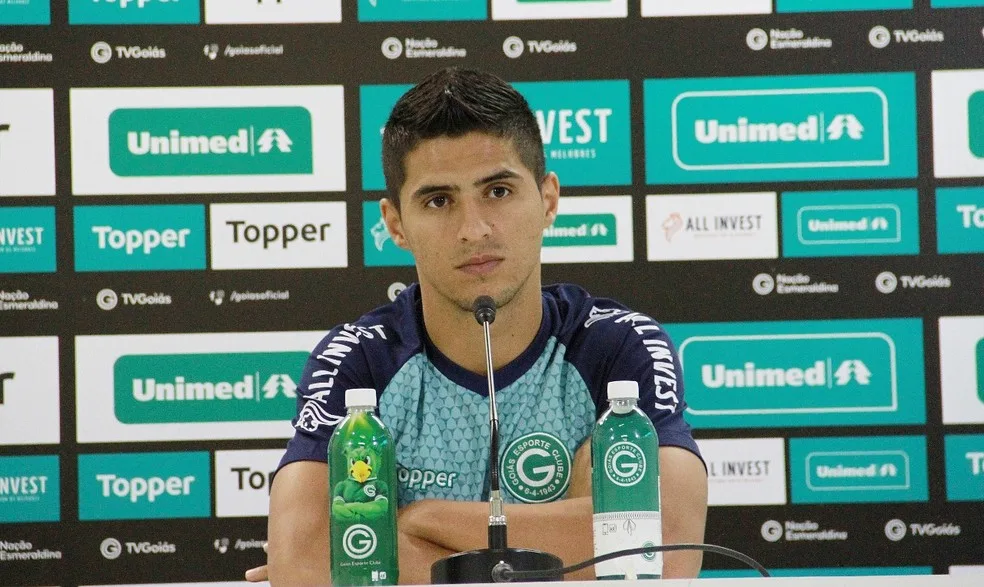 Daniel Guedes, lateral do Goiás, é suspenso preventivamente após cair no doping