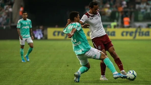 Após 'noite vergonhosa', Fluminense desembarca no Rio com segurança reforçada