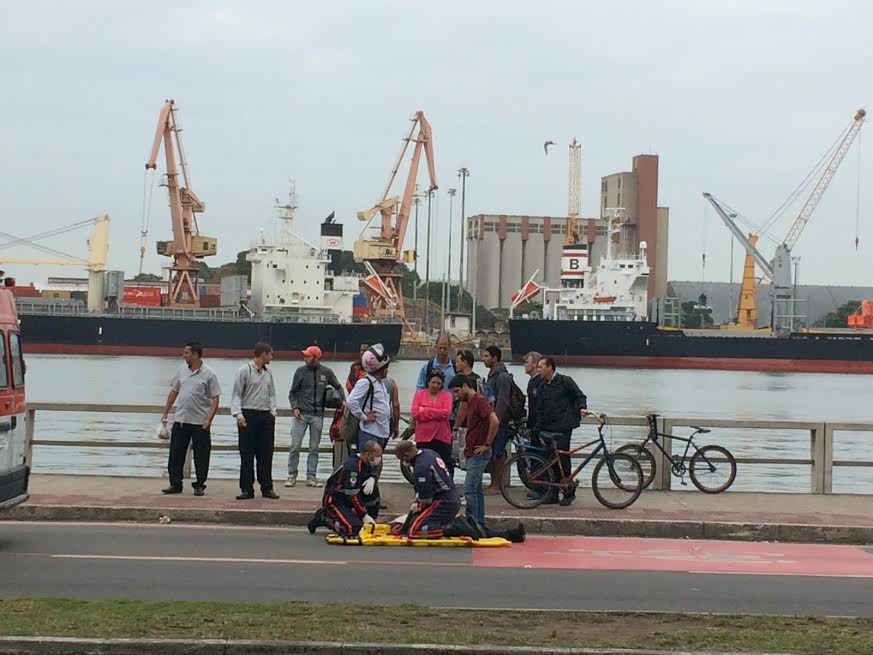 Motociclista fica ferido em acidente na Beira-Mar