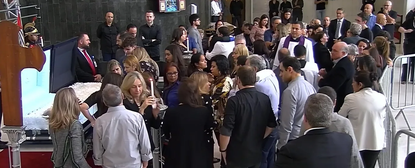 Fãs se despedem de Gugu Liberato na Assembleia Legislativa de SP