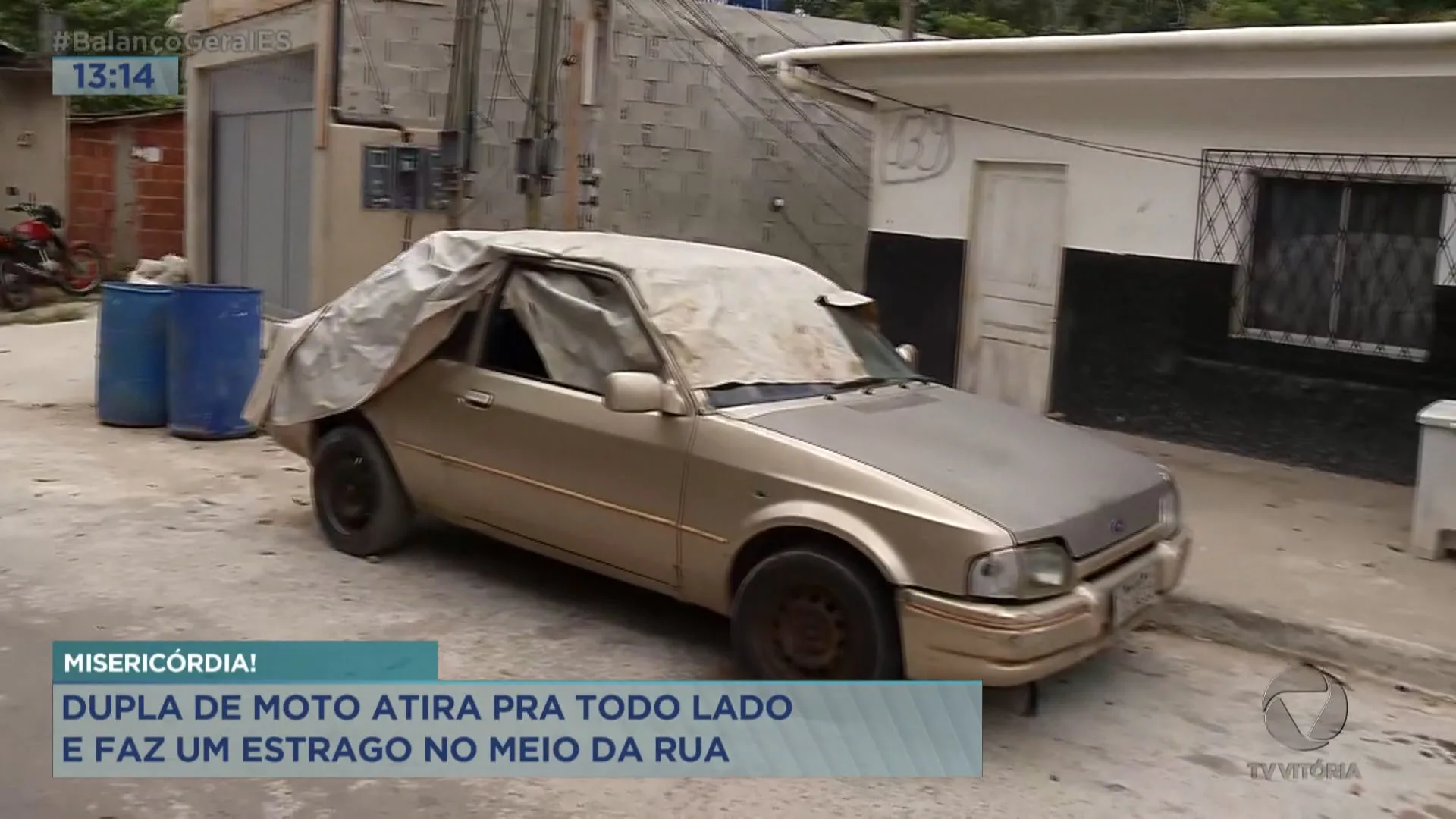 Dupla de moto atira pra todo lado e faz estrago no meio da rua