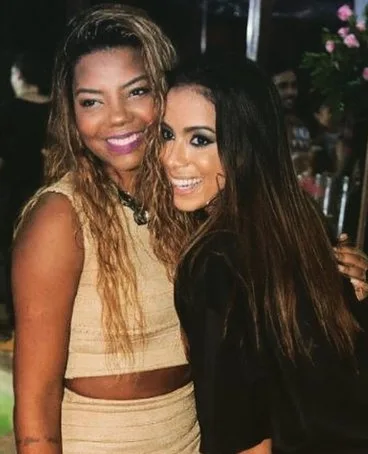 No aniversário de Ludmilla, Anitta elogia colega: 'Iluminada!"