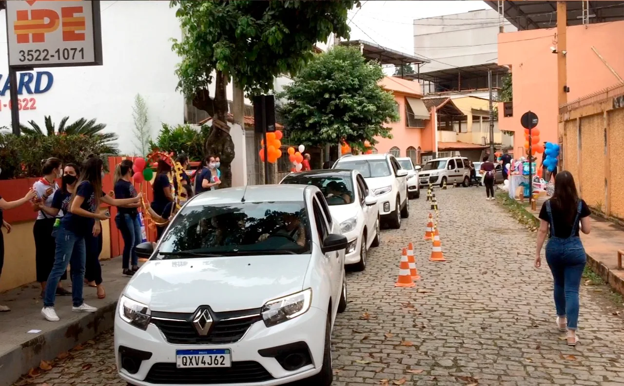 Hospital Materno Infantil recebe doações arrecadadas em drive thru