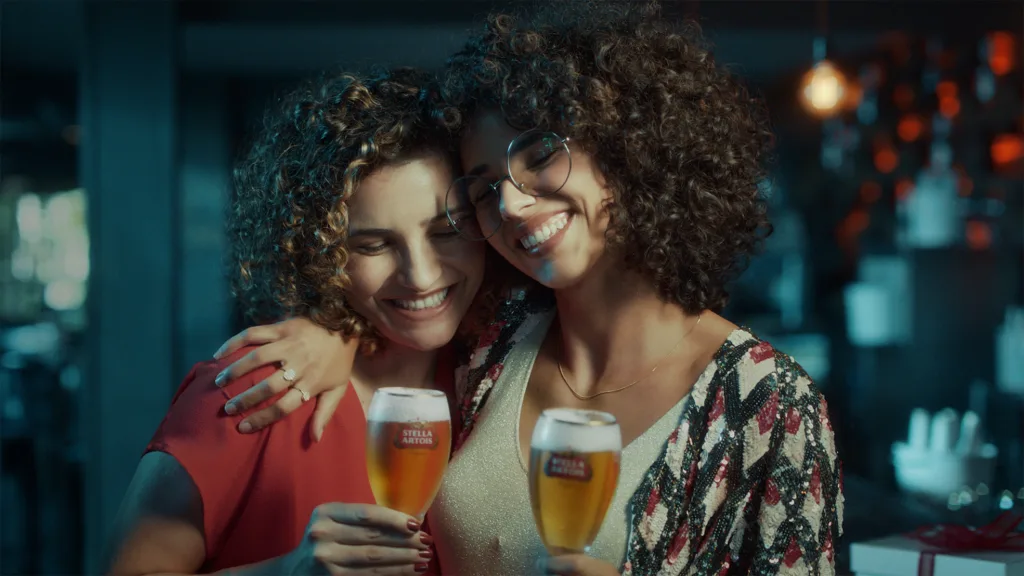 Nesse Natal, Stella Artois quer conscientizar as pessoas de que o melhor presente é estar presente