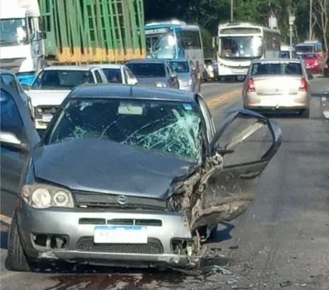 Duas pessoas ficam feridas em acidente na Serra