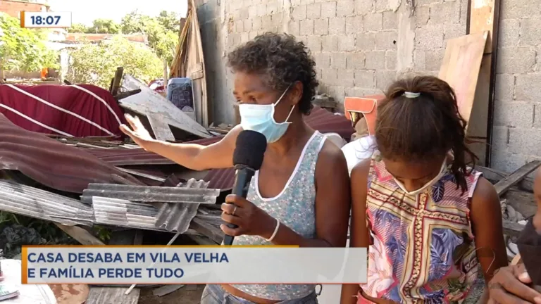 Casa desaba e família perde tudo
