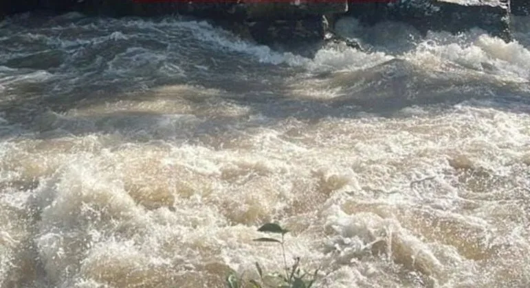 Turista americano desaparece em cheia de cachoeira na Chapada dos Veadeiros