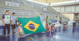 Anderson Varejão visita as crianças do seu projeto social voltado para o Basquete e Cidadania em Vitória/ES.