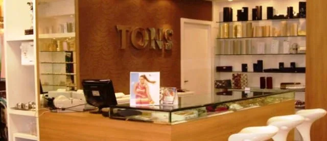 Loja Tons seleciona vendedora, gerente e costureira