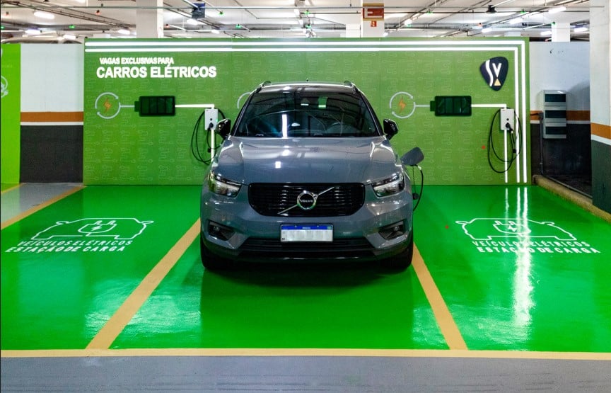 Shopping Vitória com novas vagas exclusivas para carros elétricos