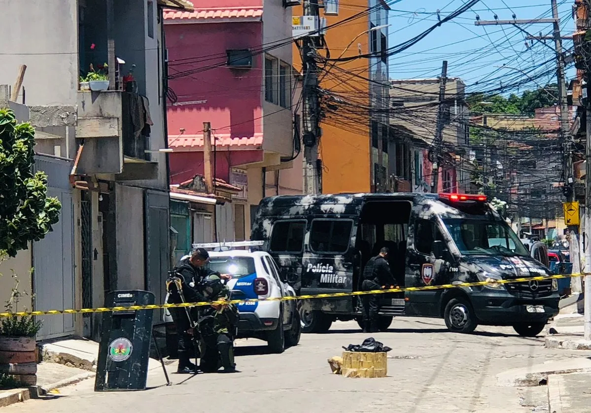 VÍDEO | Esquadrão antibombas detona granada deixada perto de escola em Vila Velha