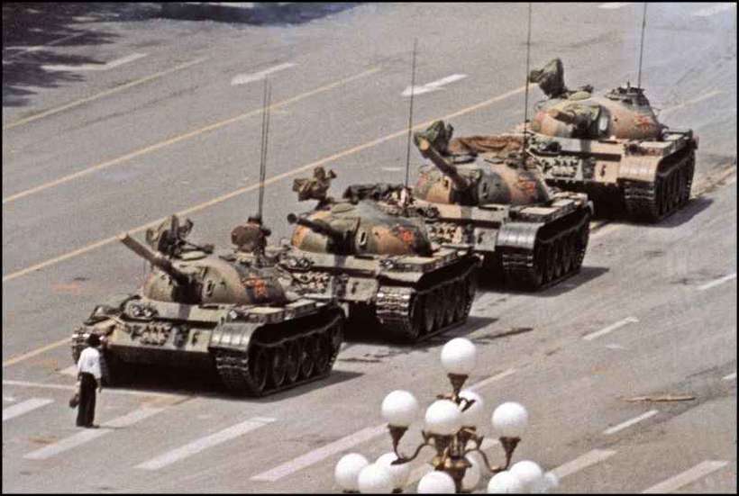 Morre autor da foto que marcou protesto de 1989 na China