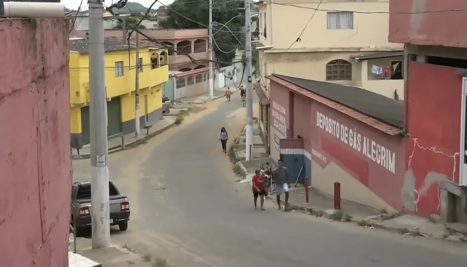 Guerra do tráfico: moradores vivem noite de medo e tensão durante tiroteio em Vila Velha