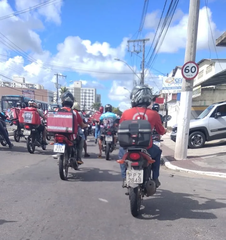 Motociclistas protestam contra aumento dos combustíveis