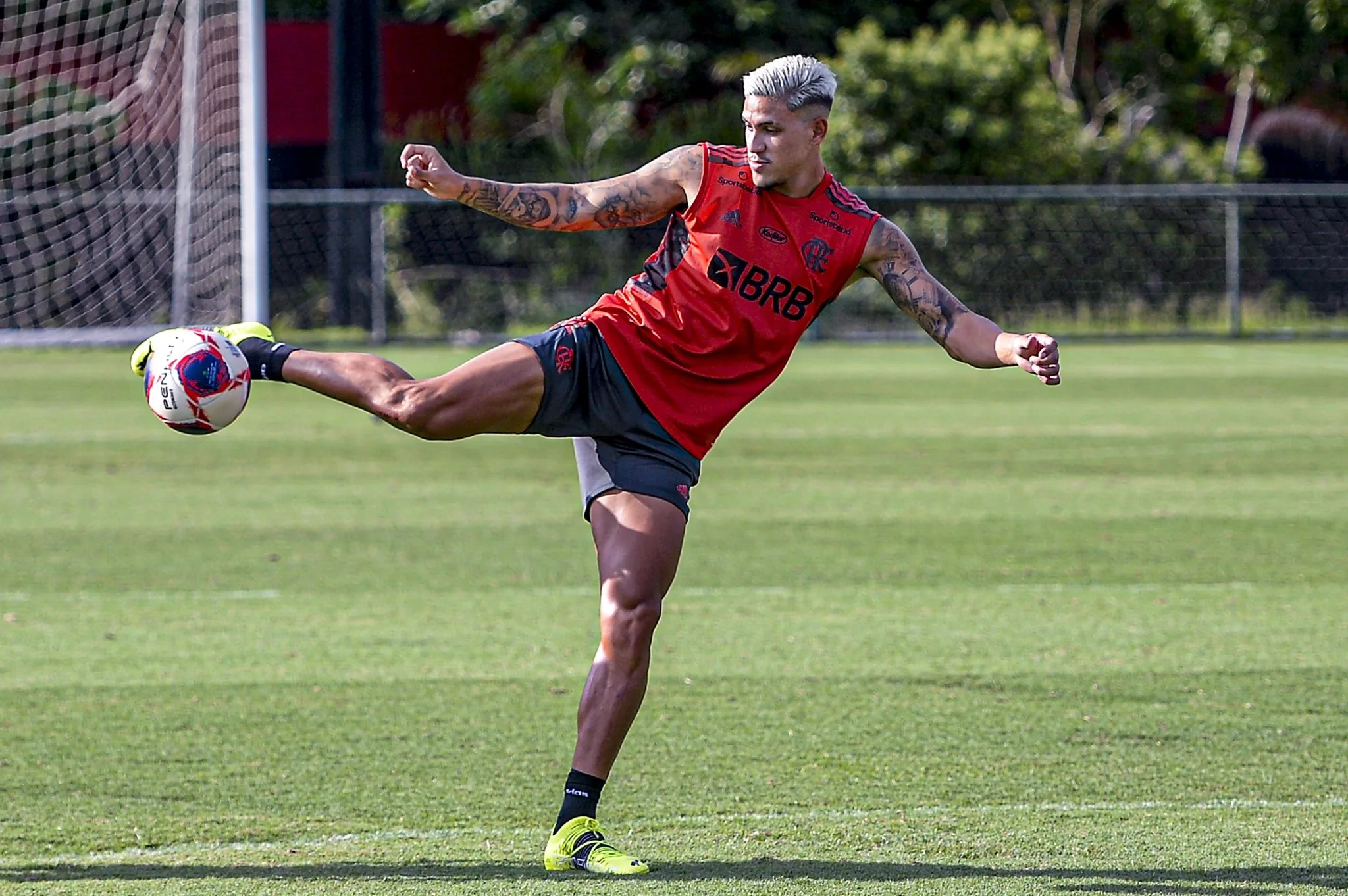 Pedro não comparece a treino do Flamengo após sofrer agressão no fim de semana