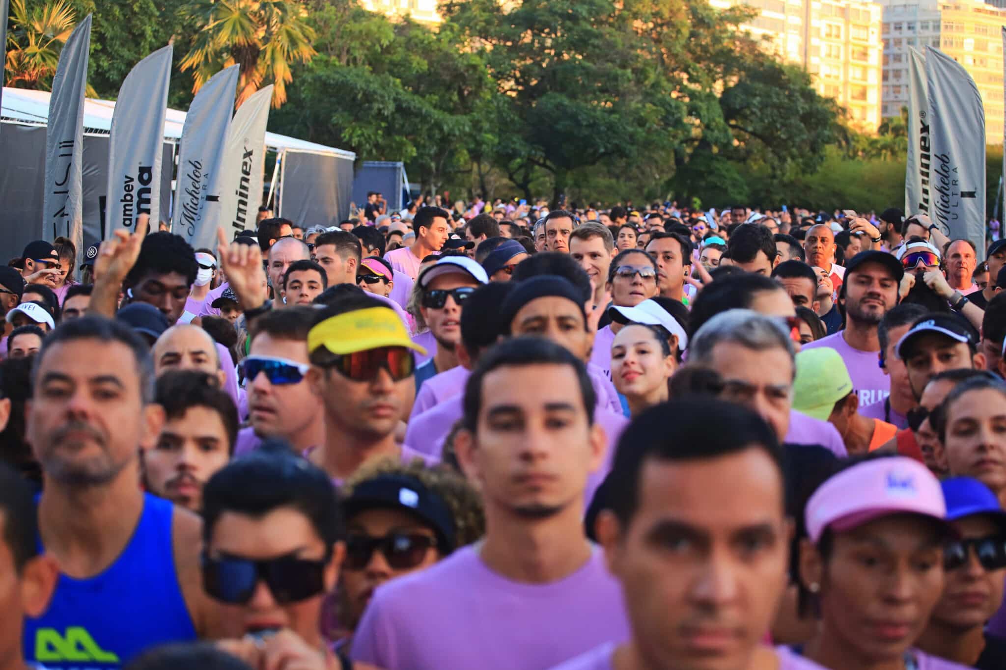 LIVE! RUN XP Vitória reúne 1,5 mil corredores neste domingo (16) na Praia de Camburi