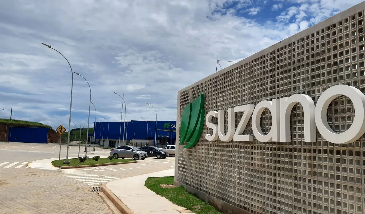 Suzano conclui compra de plantas da Pactiv Evergreen e afiliadas