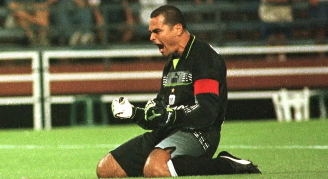 Ex-goleiro Chilavert anuncia candidatura à presidência do Paraguai