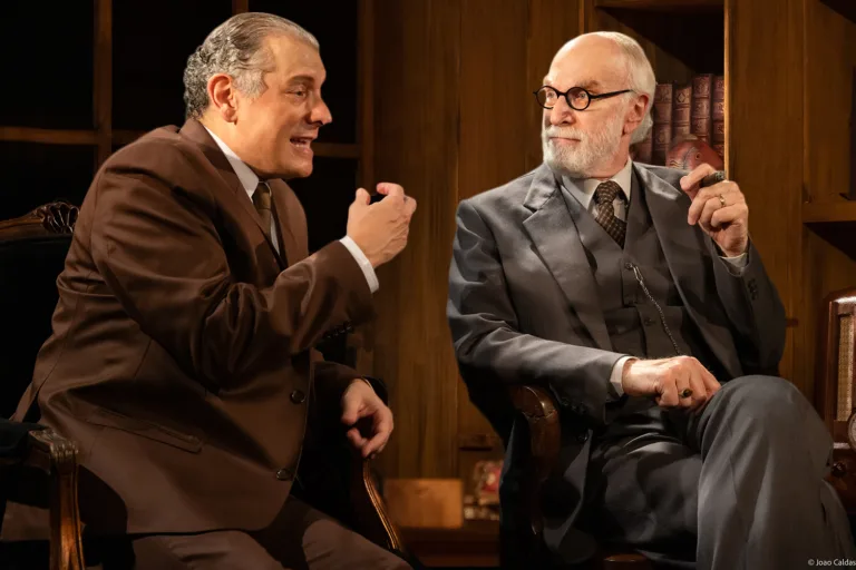 Com texto de autor americano premiado, peça "A Última Sessão de Freud" chega a Vitória